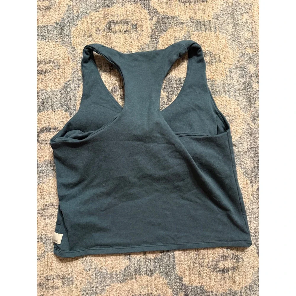 Vuori Halo Performance Crop Moss Heather Size Large Excellent Condition